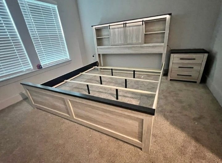 Rustic Modern 4-Piece Bedroom Set with Smart Headboard Features